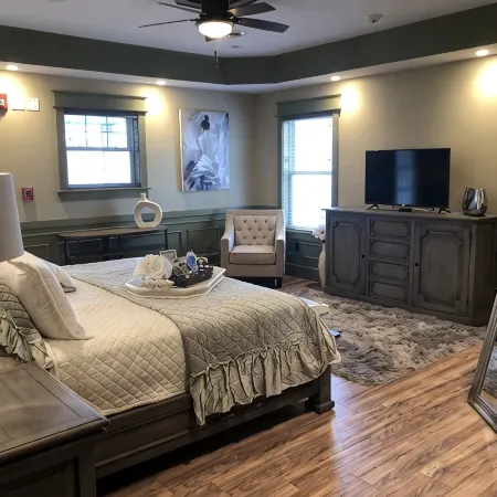 Guest Quarters at the Inn - 103