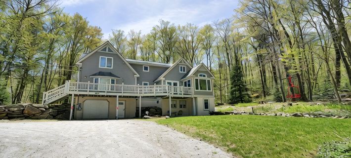 Killington Summer Retreat: Air Conditioned - Sleeps 8 - Fire Pit & Bike Shed Ξενοδοχεία στην πόλη Killington