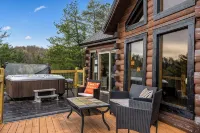 Red River Gorge Cabin with Hot Tub~AMAZING VIEW~Pool Table~Perfect for groups - Boutique