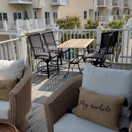 Bermuda Bay Un 01 Gorgeous View of Beach 3 Bd, Heated Pool, Beautifully Remodel
