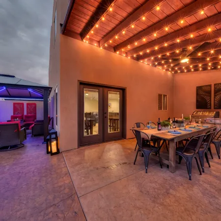SG3 Private hot tub, Ping pong, Badminton, Huge Patio, Views