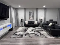 Charming 3-bedroom LED vibe cozy house with AC and WiFi in Steeple Chase. - ブティック