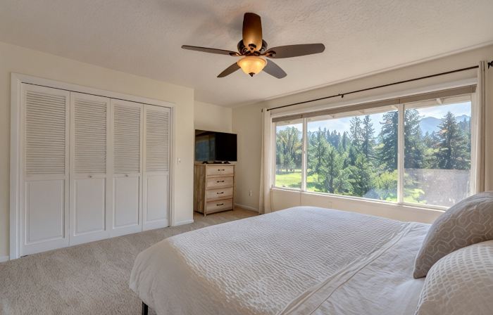 Vintage Golf/Ski Condo Near Mt. Hood w/ Beautiful Views