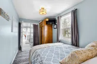 Cottage right on the lake; 2 separate properties available! - 4-Star