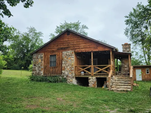 Downtown Cypress & Rock Cabin - Feriehus