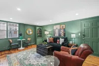 1Br on Salem Common l Steps to Witch Museum and Downtown l Fenced in Yard - 4-Star