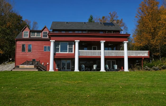 Start Thinking about Fall Foliage! Hot Tub, Fabulous Kitchen, Views Everywhere!
