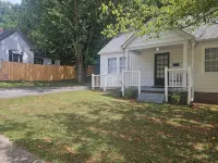 A Charming Craftsman's Cottage that is 5 minute walk from downtown Greeneville. - 2-Star