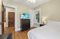 Cozy Upper 3 bed 2 full bath + loft + balcony - Apartments