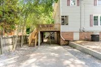 Updated historic 3b1.5b house minutes from old downtown w/ deck & work space - Wifi