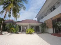 WHITE SAND ARK - 2-Star