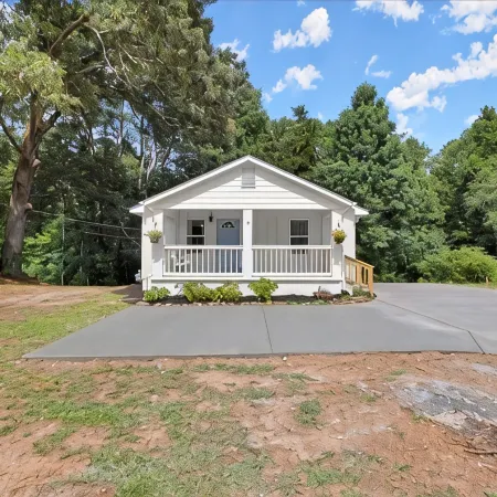 3Br Home w/ WiFi & Office Space