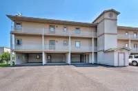 Lakeview Condo w/ Balcony+Pool Access, Sunrise View! - 4 stjerner