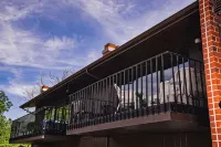 Family friendly Camp themed condo on Lake Como, minutes to downtown Lake Geneva - 3-Star