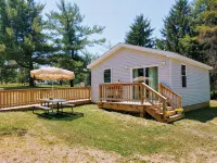 Cozy Farm Stay Near Keuka Lake / No Cleaning Fee / Pet Friendly / Wi-Fi + More! - Parvekkeita