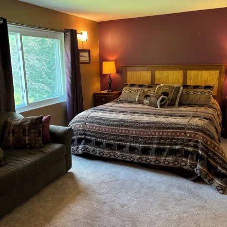 Cozy Ski Townhome. Close to Some Amazing Hiking and Great Skiing. Sleeps 9.