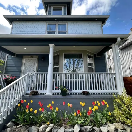1904 home near Tacoma dome & convention centerPet friendly