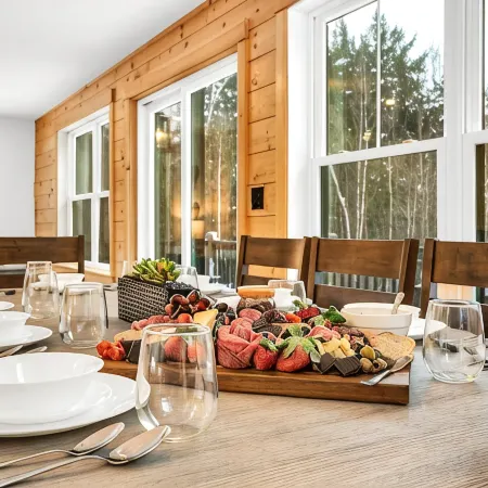 NEW Chalet 6 minutes from Sunday River! Hot tub, Sauna, Sleeps 12, Dog Friendly!