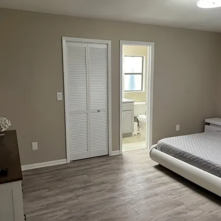 4BR Heated Pool Relaxation Home / Airport / Beach