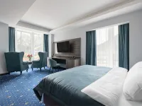 Cosmos Selection Dombay Diamond Hotel (Космос Селекшн Домбай Даймонд) - С бассейном