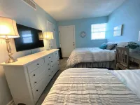 Crescent Beach Retreat- Fully updated 2 BR/2BA  Direct ocean views in Coquina! - 陽台