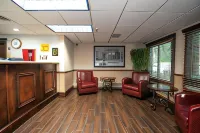 Super 8 by Wyndham Brooklyn Center/Mpls - parking