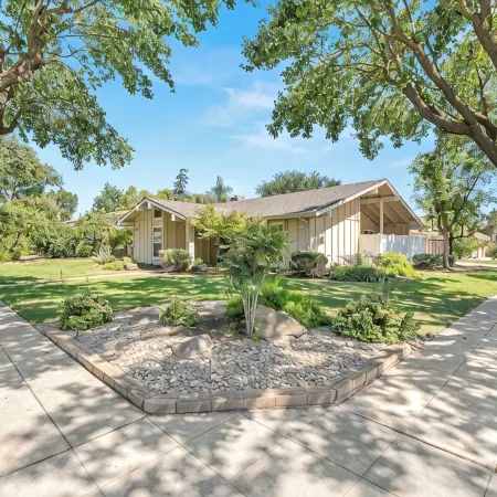 Hot Tub, Game Room - 3 Bed: 2 Bath near Fig Garden Loop!