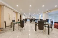Kenari Tower Pantai Losari Makassar - parcheggio