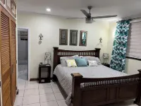 Palm Breeze Villa - Charming 3-Bedroom Villa with Private Pool! - 3-Star