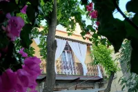 2 bedroom apartment in Lisbon with garden view - บริการรถรับส่ง