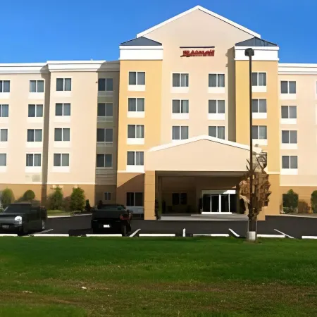 Fairfield Inn & Suites Bedford