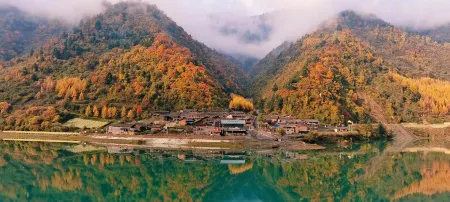 Pingwu Ancient Village Family Tibetan Music Отели рядом с достопримечательностью «Baimazhai Village»