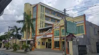 Top Star Hotel Hotels in Cepu