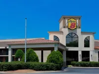 Super 8 by Wyndham Huntersville/Charlotte Area Hôtels à : Huntersville