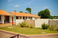 Hotel les Pins Hotels near Hourtin Plage