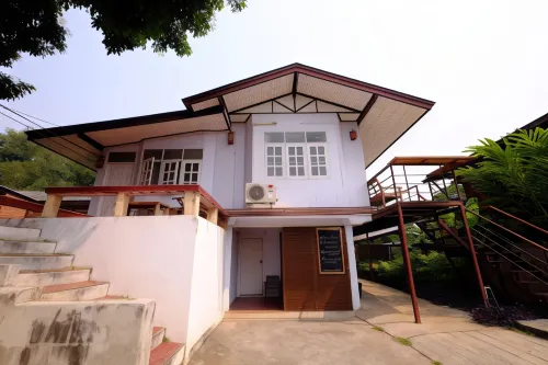 P.L.P Guesthouse - Mae Hong Son Hotels in Mae Hong Son