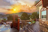 Red Praha Pension Hotels in Geoje-si