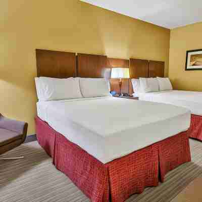 Holiday Inn Express & Suites Houston South - Pearland Rooms