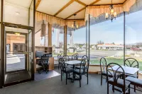 Econo Lodge Inn & Suites Kalispell - Glacier National Park Gateway Hotels in Somers
