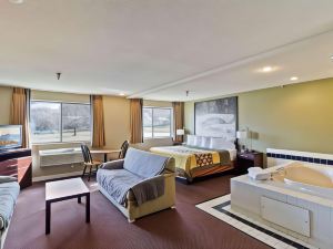Super 8 by Wyndham Ankeny/Des Moines Area