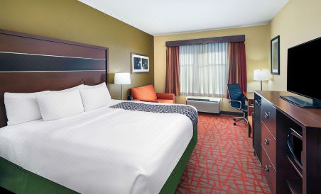 La Quinta Inn & Suites by Wyndham Oxford - Anniston - Housity