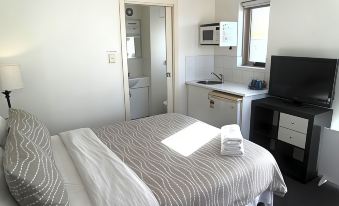 Cityview Studio Accommodation - Housity