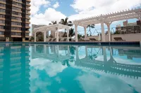 Cozy Hawaiian Monarch Condo by RedAwning