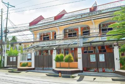 E & F Condotel