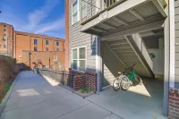 Walkable Lynchburg Condo w/ Private Balcony Hotels in der Nähe von Amtrak Lynchburg