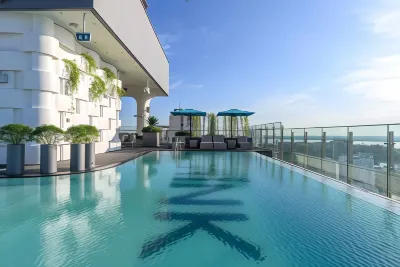 Wink Hotel Can Tho Ninh Kieu Wharf - 24hrs stay & Rooftop Pool Bar Hotel berhampiran Can Tho Sporting Hall