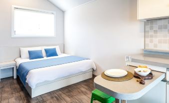 Daebudo (Yeongheungdo) Queen's Beach Glamping Pension