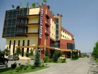 Mari Vila Hotel Hotels near Children's World Park