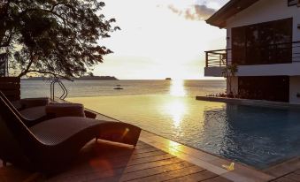 Casa Escondida Anilao Resort And Dive Center - Housity