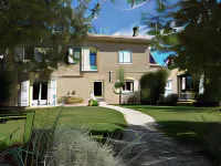 Mas Seraphin Hotels near CAMPREDON art & image
